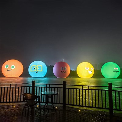 Emoji de dibuixos animats de publicitat inflable