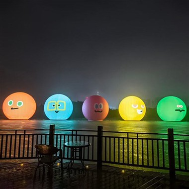 Emoji de dibuixos animats de publicitat inflable